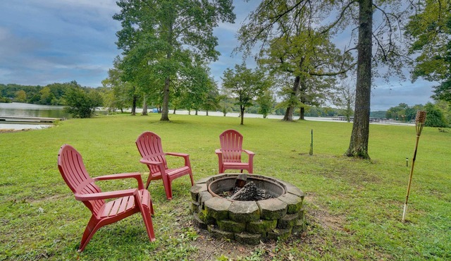 Lakefront Spring City Retreat w/ Boat Dock!