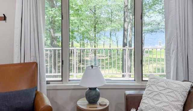 Lakefront Stay w/Direct Snowmobile Trail Access