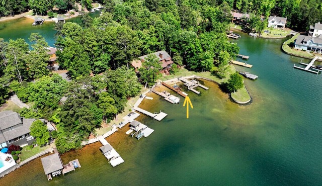 Lakefront Stillwaters Villa w/Deck & Private Dock
