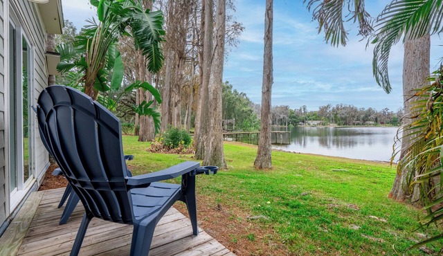 Lakefront Studio - Cozy - Stunning Views