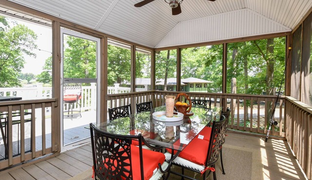 Lakefront Sunset Lagoon w/Dock New Listing