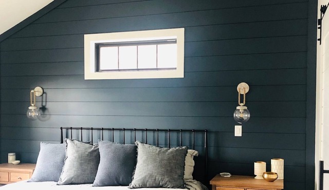 LAKEFRONT + SUNSETS = Ds LAKE HOUSE