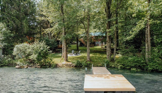 Lakefront Swan Lake Retreat Fire Pit, Deck & Cabana