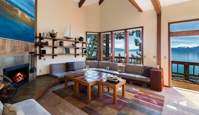 Lakefront Tahoe Cabin with HOT TUB & Pier, Avail. starting 2/16/26 For Ski Lease