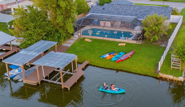 Lakefront Tampa/Heated Pool/Sunrise Views/Kayaks/Games/Outdoor Bar/Sleeps 10