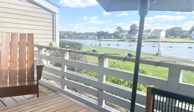 Lakefront Townhome w/Pool - Early Summer Promo