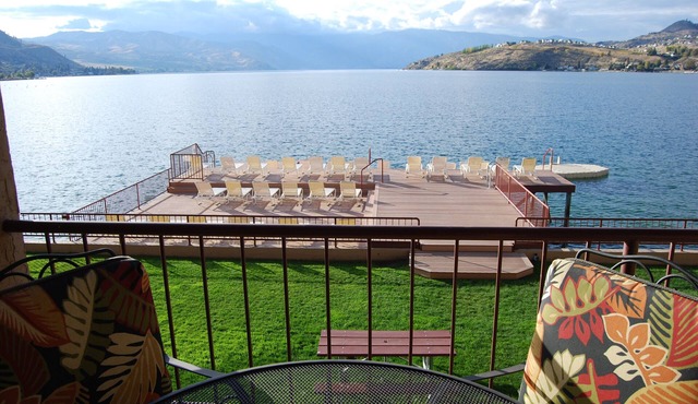 Lakefront Two Bedroom, Two Bath Grandview on the Lake Condo