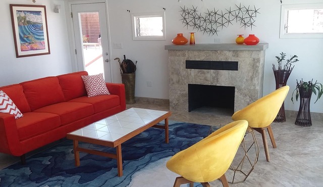LAKEFRONT- Mid Century Bungalow