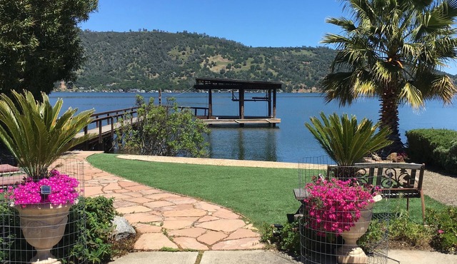 Lakefront Vacation Home, Private Beach, Dock, Pool Table, Fishing, Pet-Friendly!