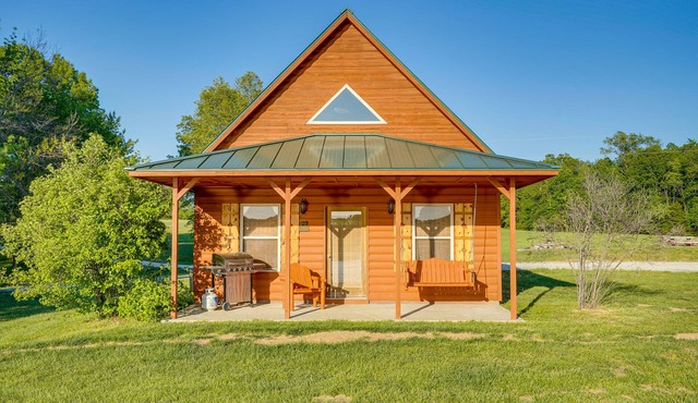 Lakefront Vacation Rental w/Patio & Grill!