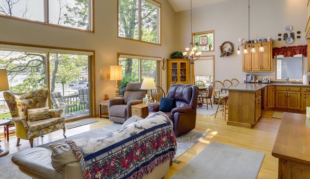 Lakefront Vandalia Home w/Boat Dock & Gas Grill!