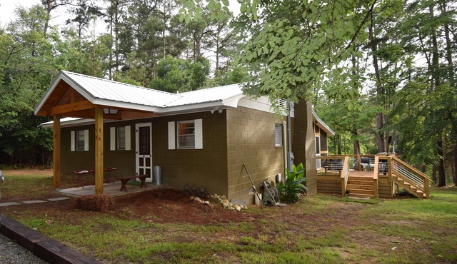 Lakefront/View, 2 bed/1 full and 1/2 bath renovated Strom Thurmond/Clarks Hill