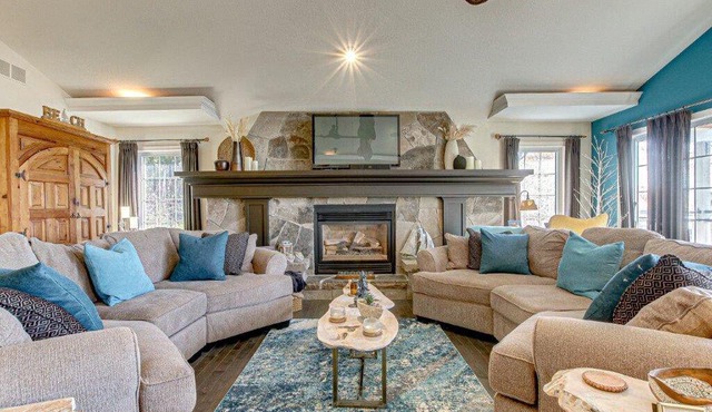Lakefront View w Private BEACH! - Spacious Luxury Estate Home ~ Pet Friendly