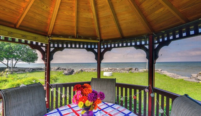 Lakefront Views & Private Yard: Three Mile Bay Gem