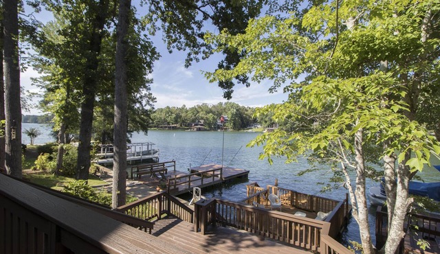 Lakefront Villa in StillWaters – Perfect for Relaxation & Adventure!