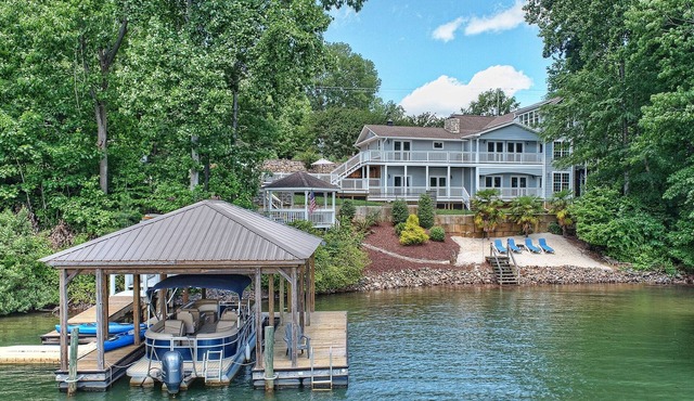 Lakefront w/Beach, Dock, Game Room, Firepit, Kayaks, views