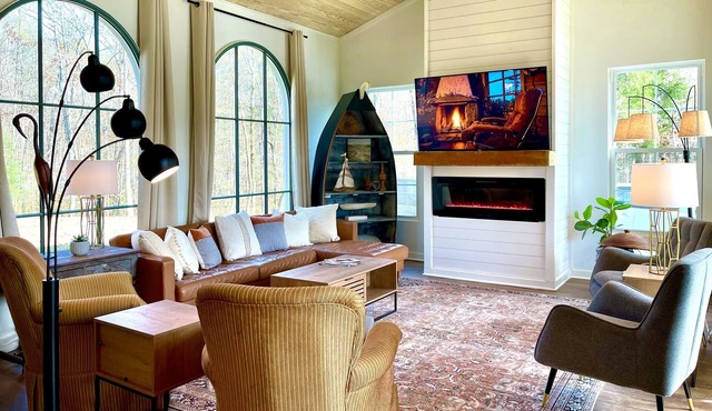 Lakefront w/Kayaks. Fishing:Ramp/pier/dock. Views!