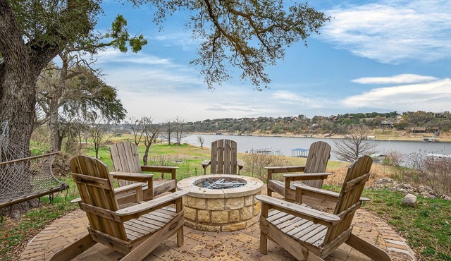 Lakefront, Water Views, Firepit | Drift and Dock