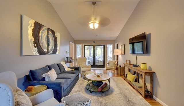 Lakefront Westminster Retreat w/Boat Dock!