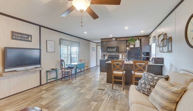 Lakefront Wetumpka Escape w/Furnished Deck!