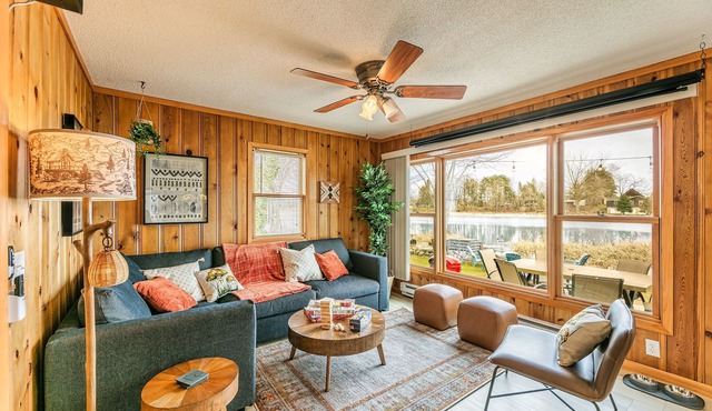 Lakefront, wildlife Cabin retreat - Pelican Bay Cabin