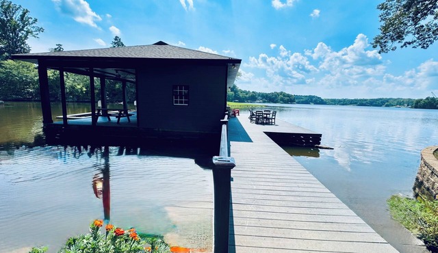 Lakefront with Million Dollar Views on HYCO Lake