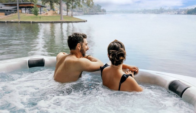 LakeFront with Pool! HotTub! Game Room! Sleeps 20+nn