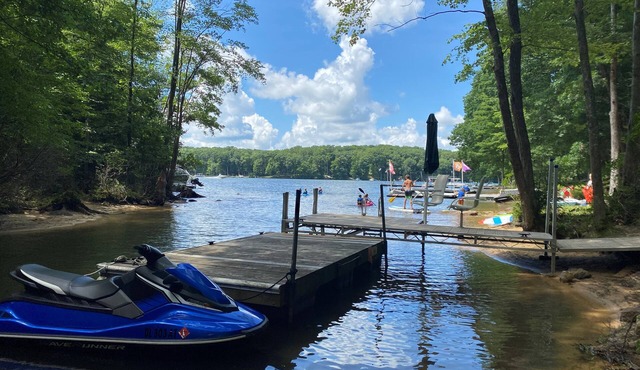 Lakefront, Wooded, & Secluded Home - Family Dogs Welcome.