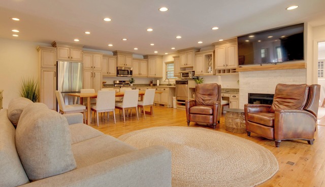 Lakefront Zirconia Home w/Boathouse & Dock!