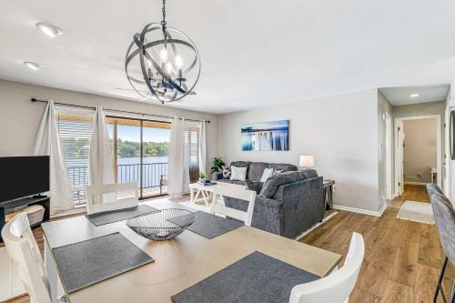 LakefrontSlip, Pool, BarBilliards, Coffee, Salon