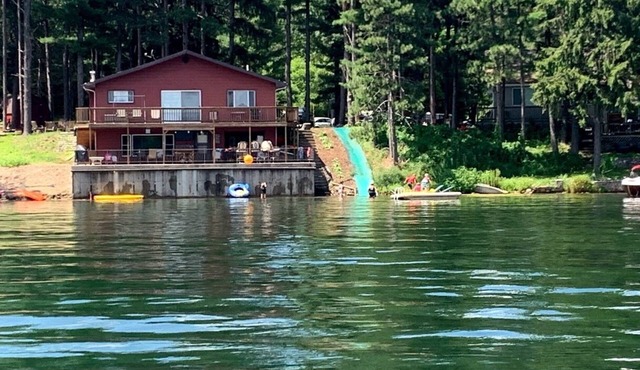 Lakehome w/HUGE SLIDE into lake, ski, tube, fish swim & near ski & snowmobiling