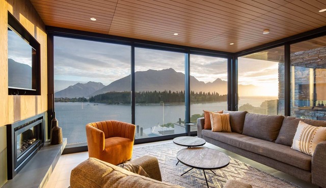 Lakehouse 3 – Parking, Fireplace, Lake Views