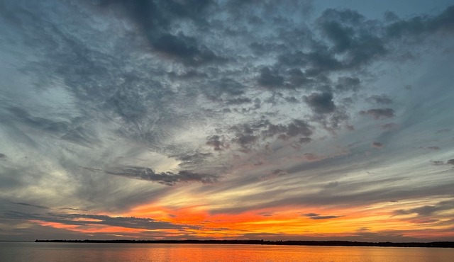 Lakehouse at Pillar Point on Lake Ontario, a relaxing home with stunning sunsets