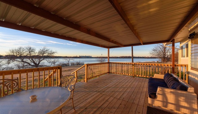 Lakehouse Bungalow-Frisco Location