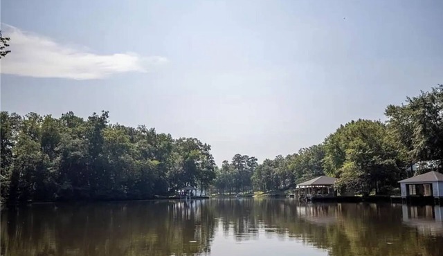 Lakehouse Getaway on Lake Oliver