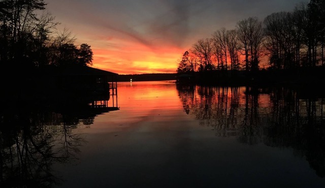 Lakehouse in a Protected Cove with Striking Views of Lake Tillery!