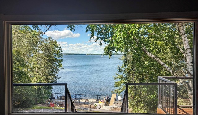 Lakehouse in Prince Edward County. Private Dock. Pet Friendly!