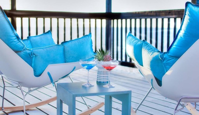 Lakehouse near Niagara Falls on Lake Ontario