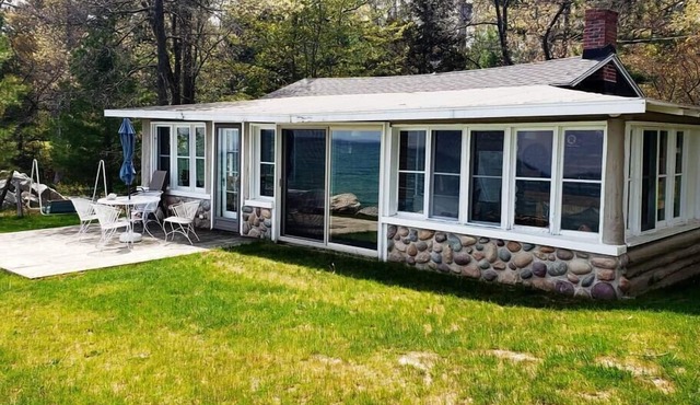 Lakehouse on Lake Huron, Mermaid Coast Cottages