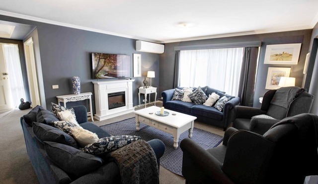 Lakehouse on Waverley - Looking for a peaceful, relaxing getaway?