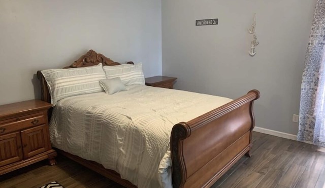 Lakehouse property with private pool + bonus space sleeps 14