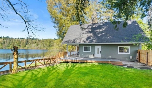 Lakehouse With Hot Tub, Covered Patio, Outdoor Fire-pit and BBQn