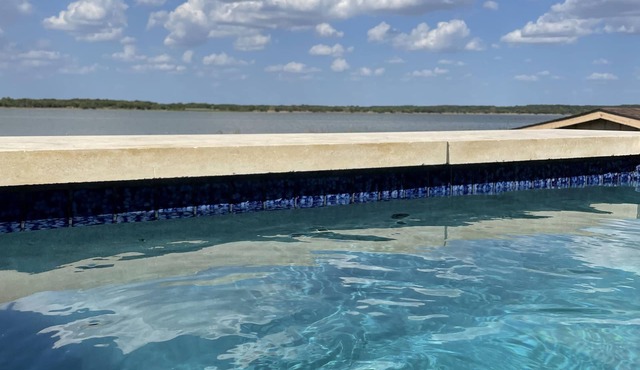 Lakehouse with Pool and Steam Room
