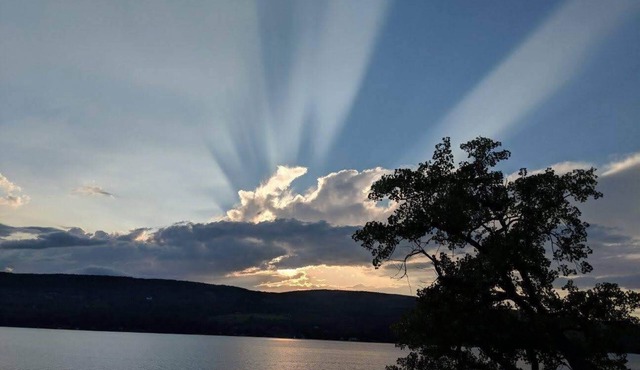 Lakehouse with spectacular views on Canandaigua!