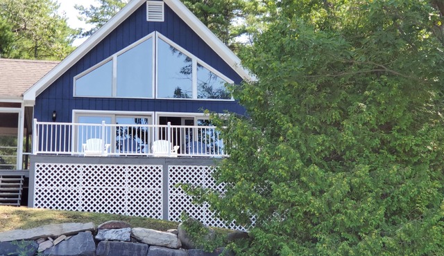 Lakehouse with Stunning Sunsets on Lake Champlain! Sleeps 6, dog-friendly