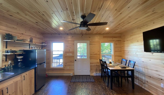 Lakehouse105 Kozy Kabin New Lakeside Rental!