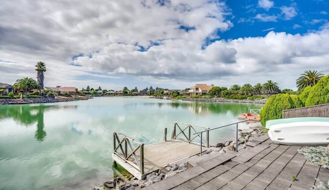 Lakehouse28 Waterfront Resort Living Encounter Bay