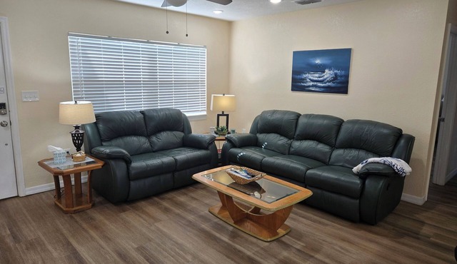 LAKELAND, FL SWAN CITY GET-AWAY ENTIRE HOUSE