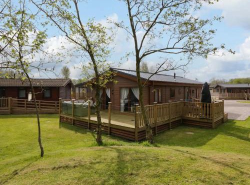 Lakeland Lodge- 3Bed-2 Bath- Private Patio