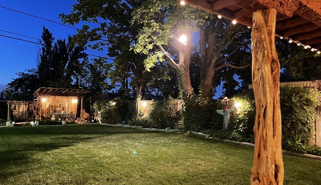 Lakeliving Multi Family Retreat, with large beautiful outdoor living space